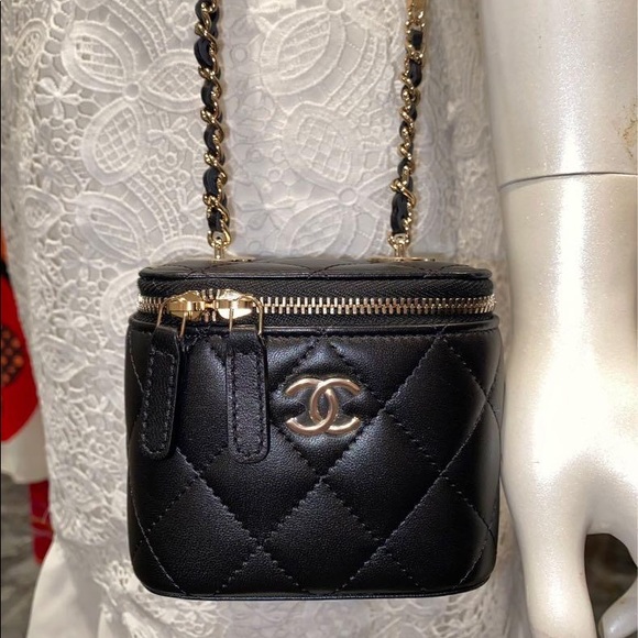 CHANEL Handbags - Chanel Small Vanity Case